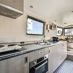 Brand New Boat Center 'dolte' * أمستردام