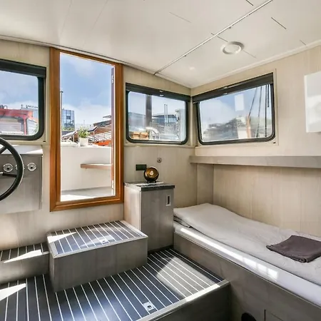 Brand New Boat Center 'dolte' * 암스테르담