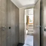 Brand New Boat Center 'dolte' *