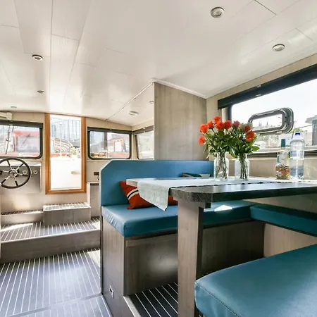Brand New Boat Center 'dolte' Botel *