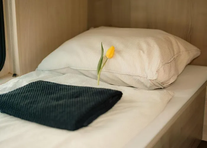 Brand New Boat Center 'dolte'