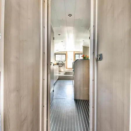 Brand New Boat Center 'dolte' Amsterdam