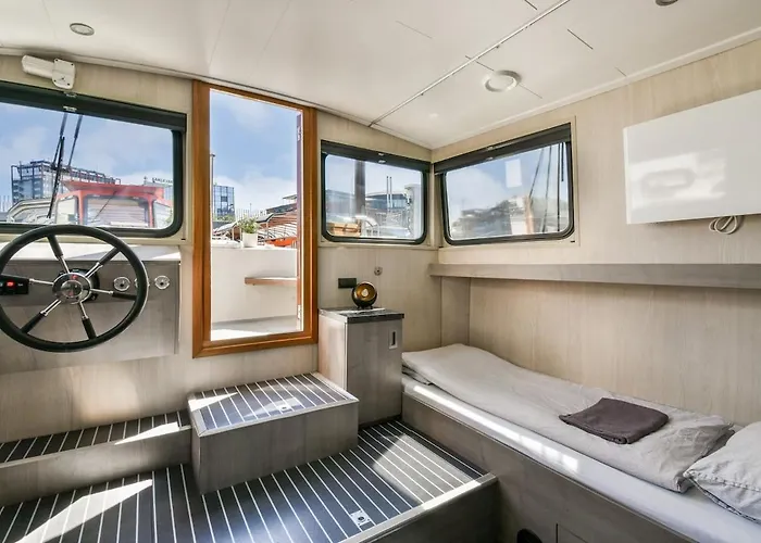 Brand New Boat Center 'dolte' * Amsterdam